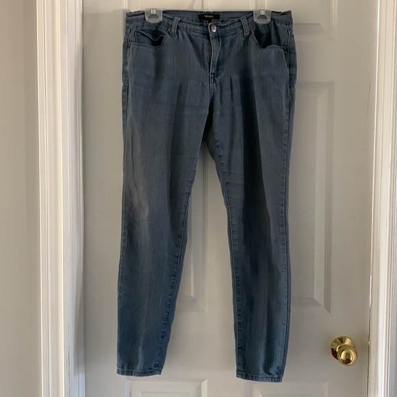 Forever 21 Blue Denim Slim Fit Jeans - Picture 2 of 9